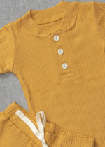 conjunto canelado botões caramelo