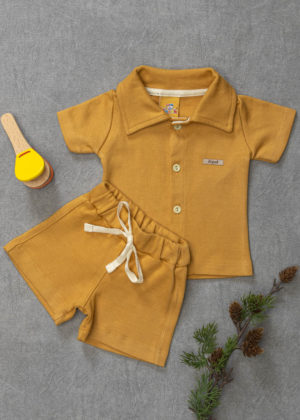 conjunto infantil camisa e shorts caramelo