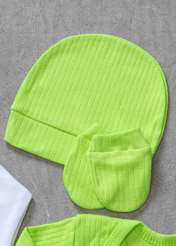Kit Enxoval Bebê 4 Peças Macacão, Conjunto, Touca, Luvas e Manta Foguete