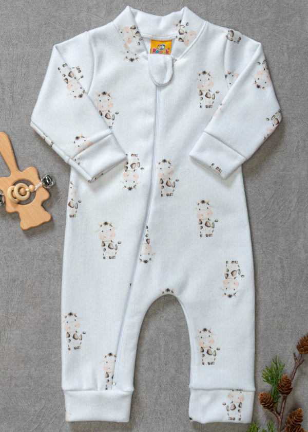 Macacão soft quentinho perfeito para inverno na estampa de Vaquinhas Malhadas