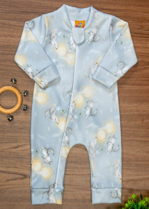 Macacão soft quentinho perfeito para inverno na estampa de Lobinhos e Lua